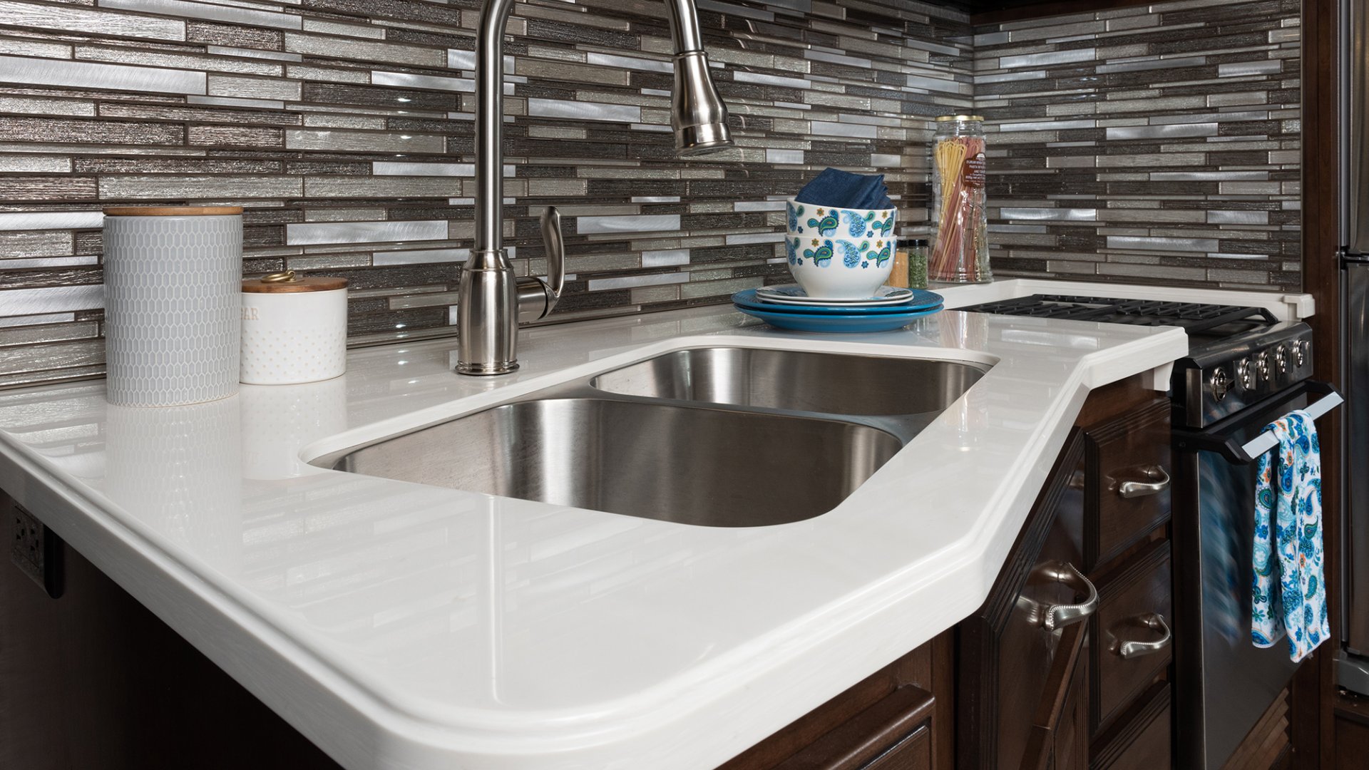 4 galley Bound35 K Oceanview oxford5519
