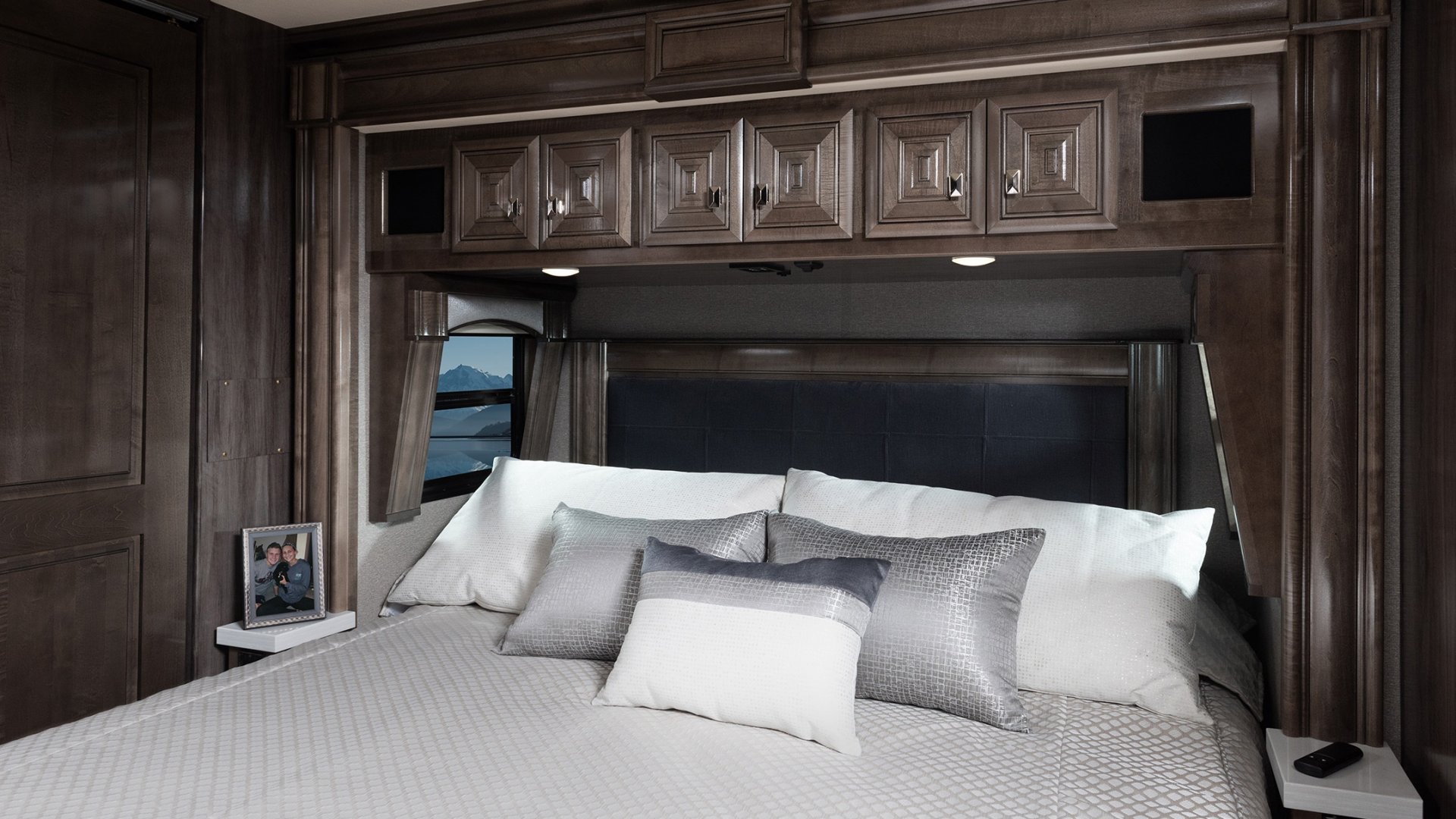 15 masterbed 44 H Dis LXE celest grey2851