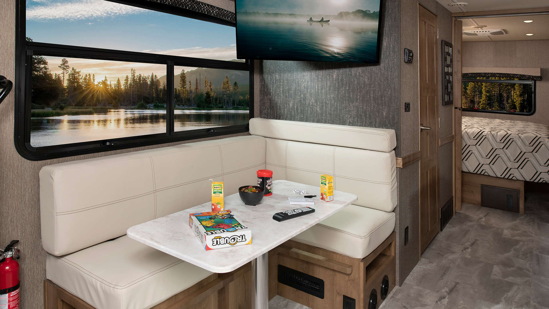 3 dinette Flair29 M driftwood cap2730 TV out