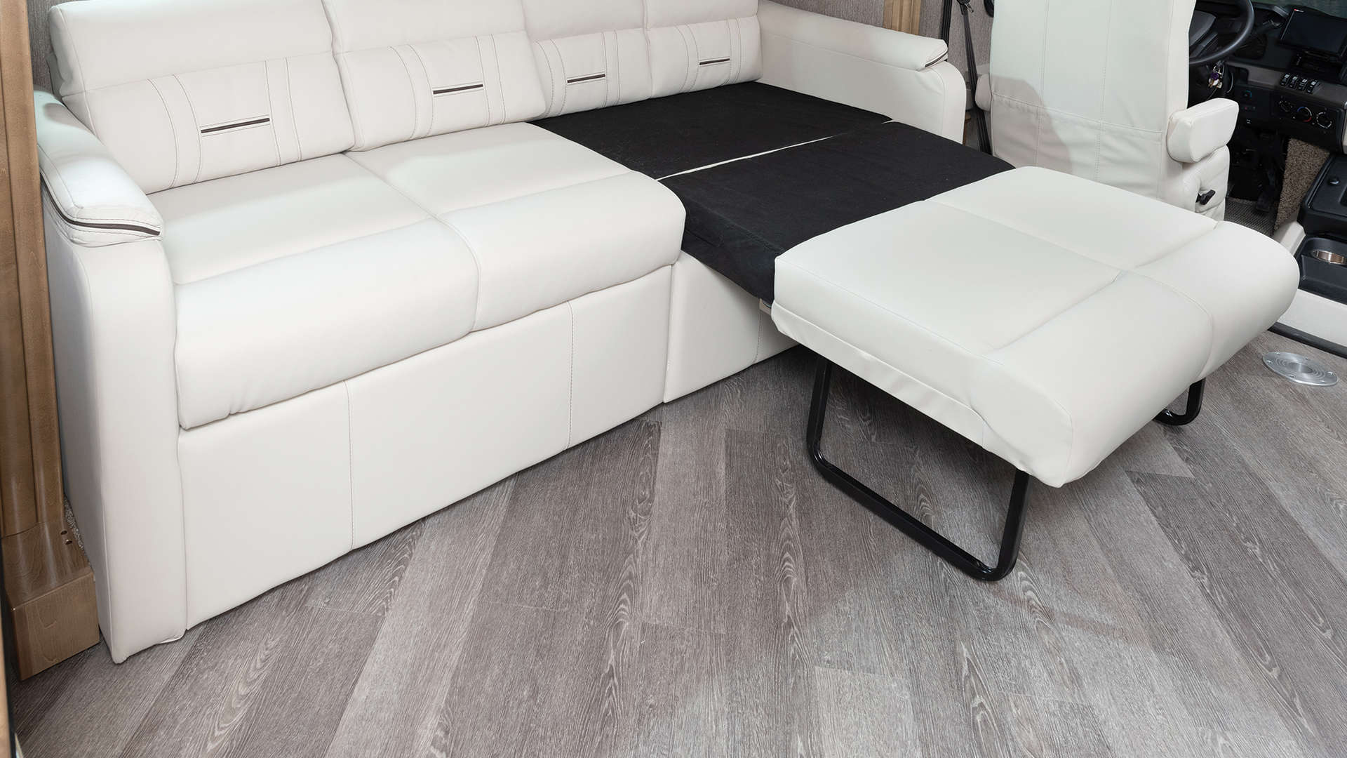 4 sofabed 35 P Vacationer Waterfront nutmeg MY21 1