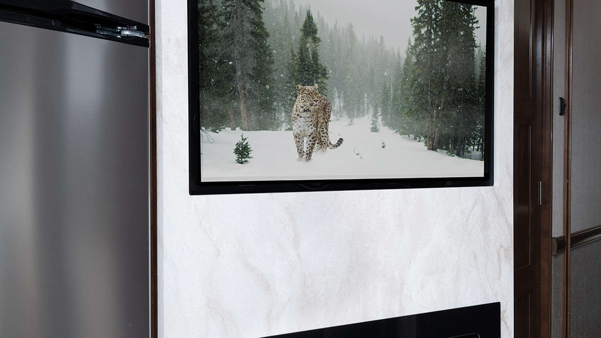 3 tv featurewall 34 MB Invicta 5211 in