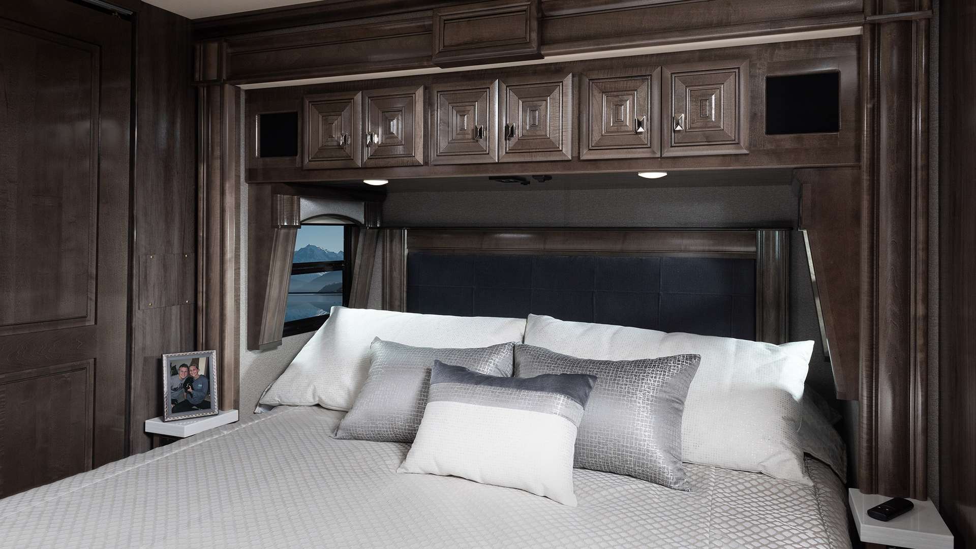 15 masterbed 44 H Dis LXE celest grey2851