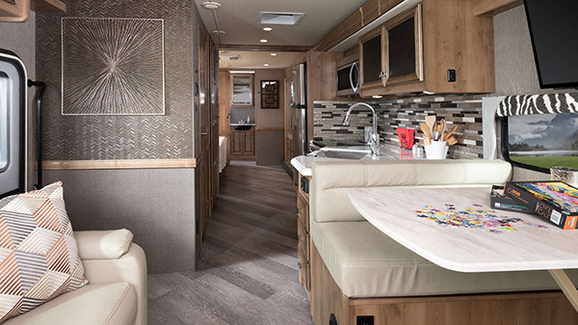 1 Main Front Bk33 HB Fortis Santorini Capwood6233